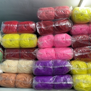 (แพ็คนึงมี 4 กลุ่ม) ไหมพรม S&amp;C(สีล้วน)เส้นเล็ก เนื้อนุ่ม สีสวย ถักง่าย (ขายยกแพ็ค) สีให้เลือกในภาพหน้า 2(ราคาถูกสุดคุ้ม)