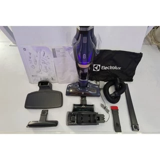 Electrolux รุ่น ZB3513DB เครื่องดูดฝุ่นชนิดด้ามจับ 2 in 1 ใช้งานได้ 2 แบบ ไร้สาย แบตเตอรี่ Li-ion 18V. มีไฟฉาย LED ที่ห