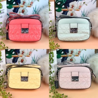 GUESS CARD CASE KEYCHAIN