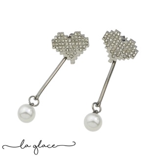 Pearl heart earring