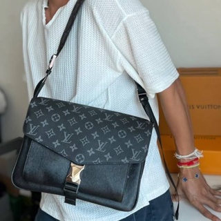 Louis Vuitton men bag 💛 งานออริ    เป็นรุ่นใหม่สวยมากทำจากหนังแท้