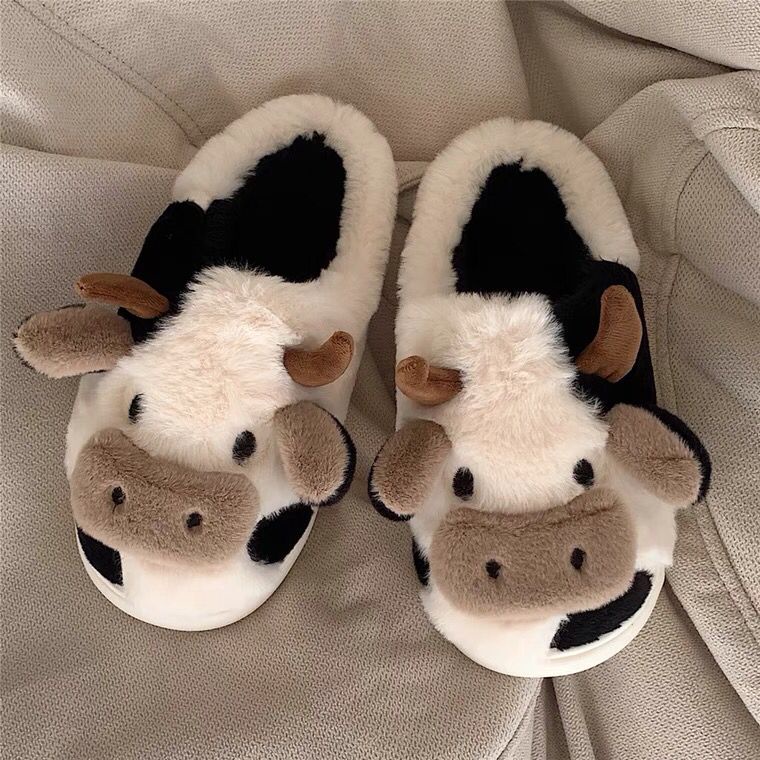 COW HOUSE SLIPPERS, ROOM SHOES, PAJAMAS