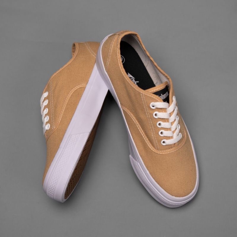 Johnson ASTRO BEIGE LOWCUT - joonson jonson