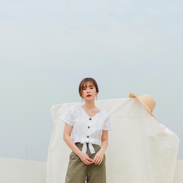 เสื้อครอปผูกเอว from Lamune 🔥 Flash sale Aug 19.00คืนนี้!!🔥