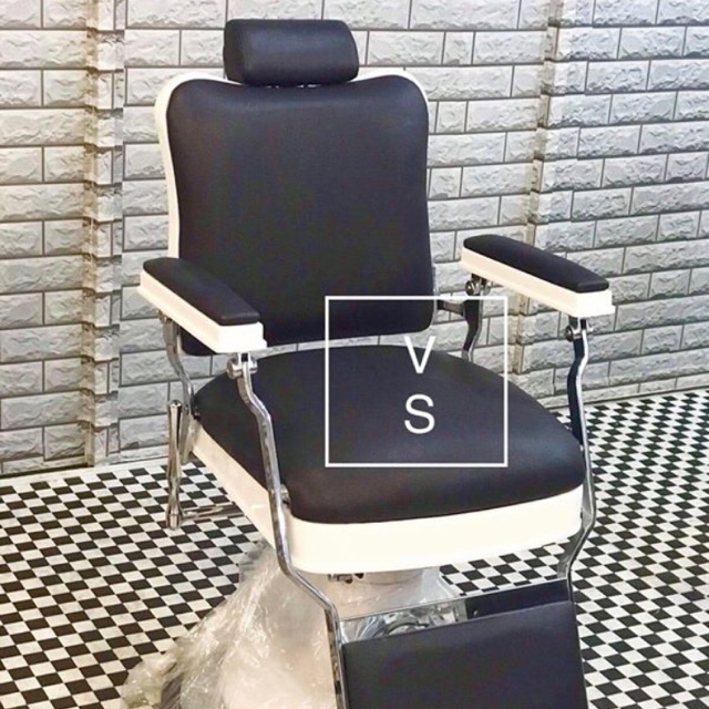 เก้าอี้บาร์เบอร์ เก้าอี้ตัดผมชาย Barber "Vintage" สีดำ