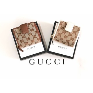 Gucci mini wallet.  ใส่บัตร ใส่แบงค์พัน ใส่เหรียญครบ ใบเดียวจบเลย