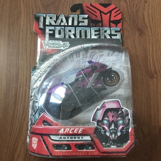 Arcee Transformers Automorph Technology Deluxe Class Hasbro ของแท้ สนใจนัดรับได้นะคะ ☺️