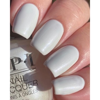 พร้อมส่ง OPI Snow Day in L.A. ขาวละมุน ชิมเมอร์มุกเบาๆ ทาเดี่ยวดูสะอาดละมุน แพง ทาปลาย french nail หรือทำลวดลายได้หมด