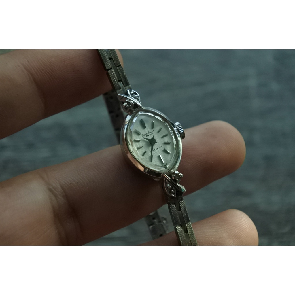 นาฬิกา Vintage มือสองญี่ปุ่น SEIKO SOLAR ชุบทอง 20MICRONระบบไขลาน ผู้หญิง รูปไข่ กรอบเงิน หน้าขาว หน้าปัด 16mm