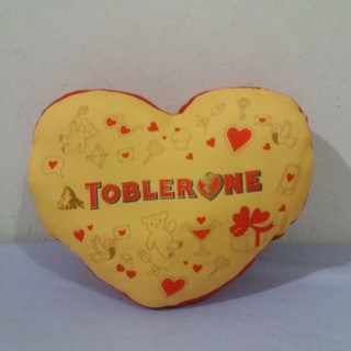 💟ของพรีเมี่ยม Toblorone💟  หมอนหัวใจสอดมือ Toblorone ผ้าเนื้อดี นุ่ม
