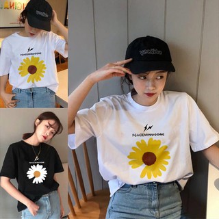 SUNNY.STROEเสื้อยืดคอกลมทรงหลวมลายดอกเดซี่ เสื้อผ้าแฟชั่นผู้หญิงเกาหลี oversize เสื้อคู่รักเสื้อยืดแขนสั้นวัยรุ่นสีขาว ส