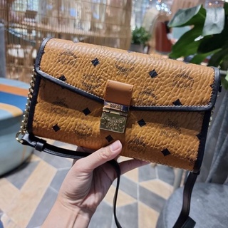 MEDIUM MILLIE CROSSBODY IN VISETOS LEATHER BLOCK