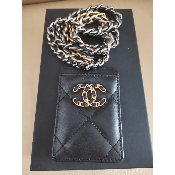Chanel 19 card holder with chain [Used 99%]