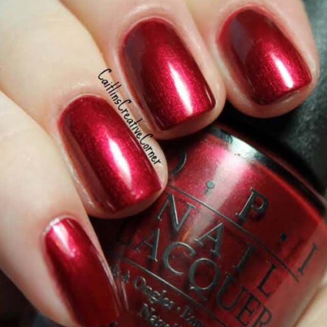 พร้อมส่ง OPI I’m Not Really A Waitress สีคลาสสิค แดงเข้มมีชิมเมอร์เล็กๆ เพิ่มลุคเงาแบบฟอยล์ ทาได้ทุกสีผิว แท้ %