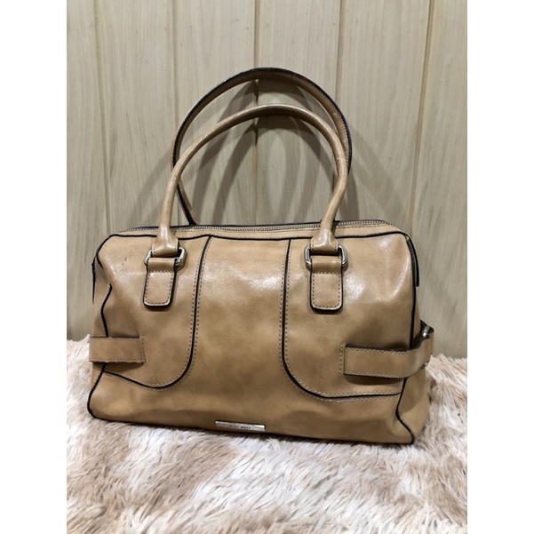 กระเป๋าสะพายแฟชั่น แบรนด์ Nine West💯