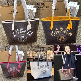 COACH CITY TOTE IN SIGNATURE WITH VARSITY MOTIF ((CB868))