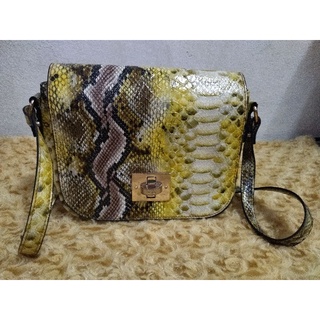 กระเป๋าลายงูเหลือม ZARA BASIC ขนาด7*8" ของแท้100% แถมจัดส่งฟรีค่ะ