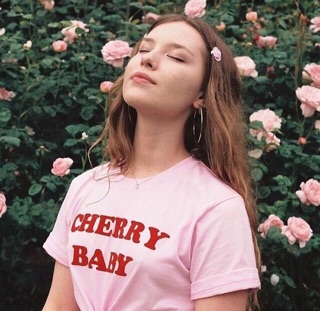 "Cherry Baby" เสื้อยืดสกรีน สวมใส่สบาย