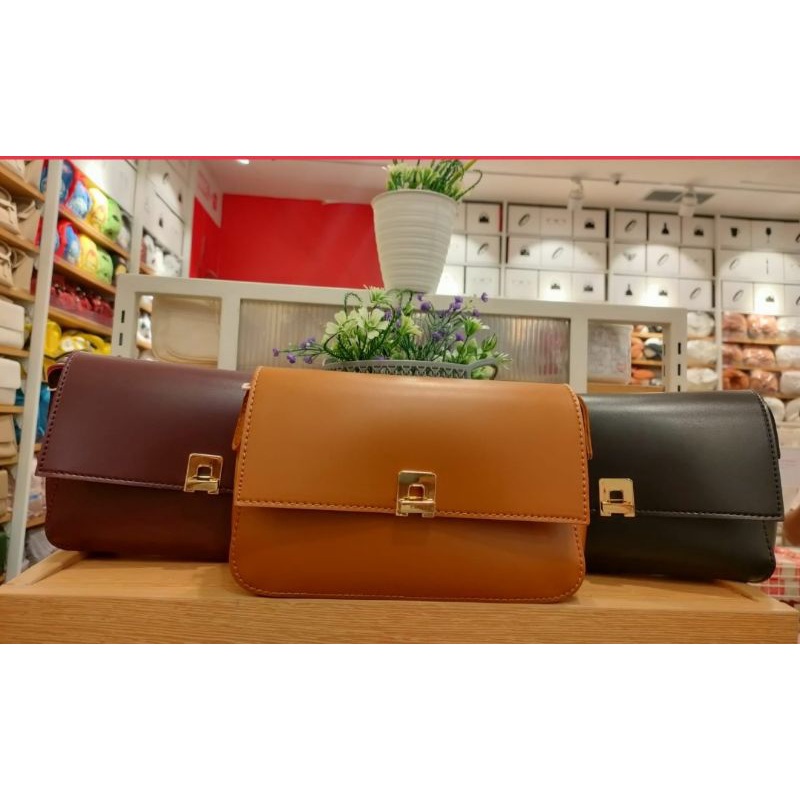 Miniso OFFICIAL NEW กระเป๋าสะพายข้างสีทึบเรียบง่าย / กระเป๋าสะพาย / กระเป๋า miniso / กระเป๋า miniso