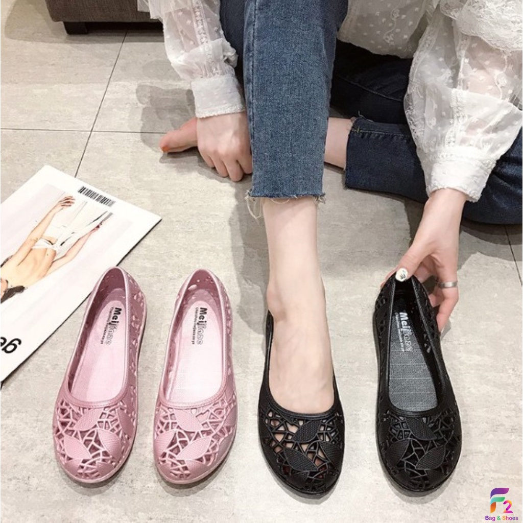 🚨F2 พร้อมส่ง🚨 รองเท้ายาง หุ้มส้น พื้นแต่งลายกุหลาบ ไซส์ 35-40
