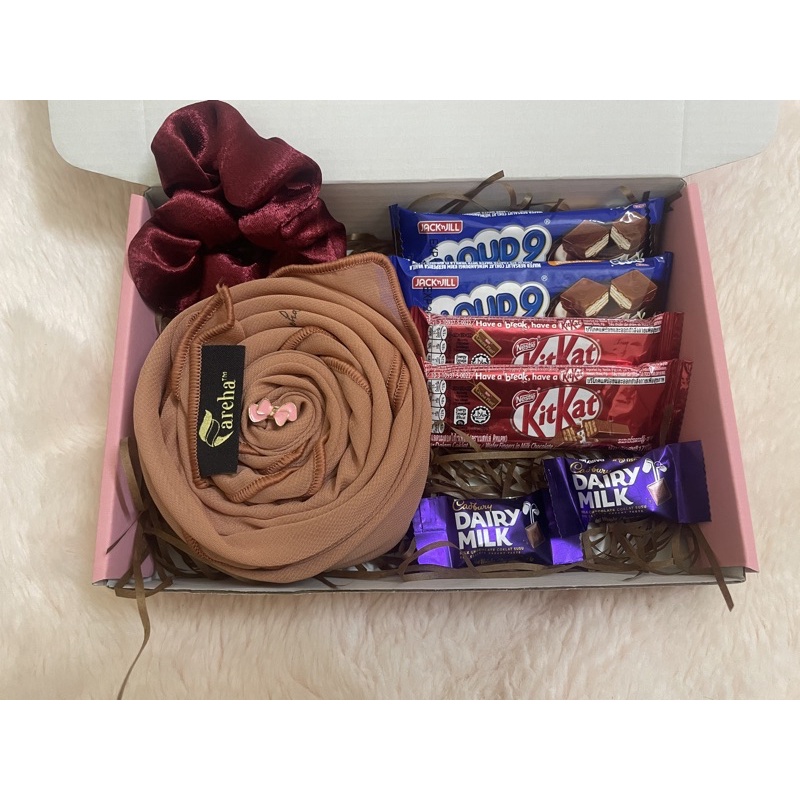 SURPRISE BOX FAREHA FREE WISH CARD & บรูช