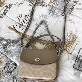 พร้อมส่ง COACH Signature Cassie Coated Canvas Turnlock Crossbody Bag ✅ งานชอป มีถุงผ้า