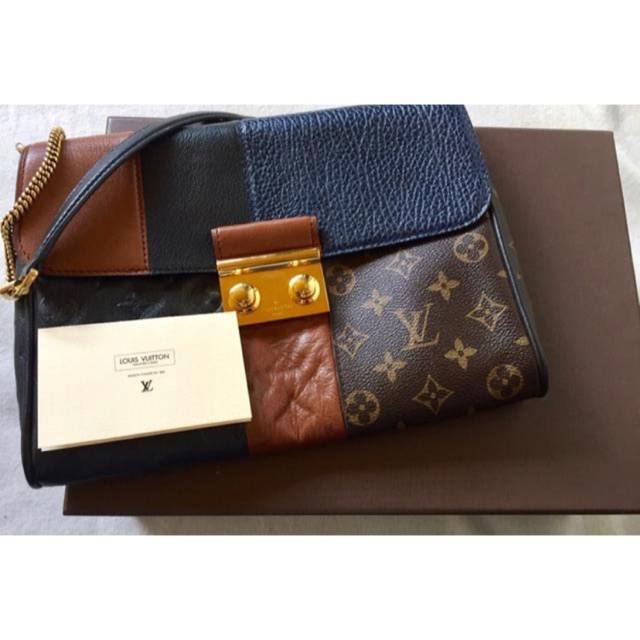 กระเป๋า Louis Vuitton แท้