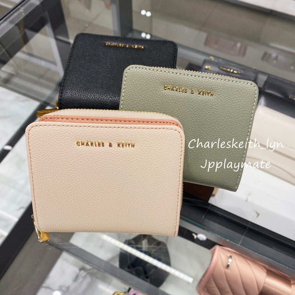 CHARLES & KEITH กระเป๋าสตางค์ รุ่น Classic Zip Mini Wallet : CK6-10770353-5 พร้อมกล่อง ถุงผ้า และถุงกระดาษ