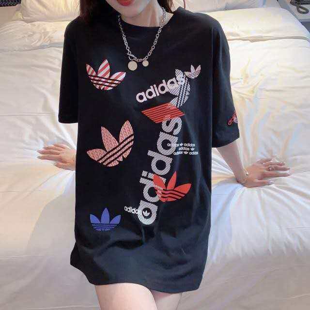 Mao shop เสื้อยืดแฟชั่นผู้หญิงลายทางแขนสั้นคอกลม เนื้อผ้าดีใส่สบาย! New Fashion women's HAN SY SOCIE