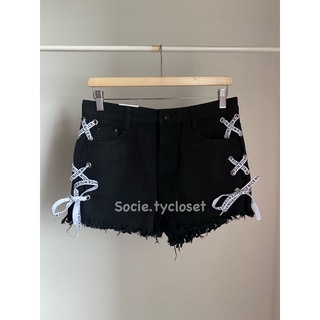 Socie.tycloset-C6กางเกงยีนส์ขาสั้นเอวสูงสีดำแต่งเชือกไขว้สีขาว
