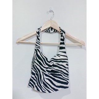 Zebra crop top เสื้อคล้องคอลายม้าลาย มีฟองน้ำในตัว เช็กซี่