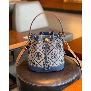 กระเป๋าถือหรือสะพายไหล่  ขนาดกลาง Tory Burch T Monogram jacquard Small bucket bag