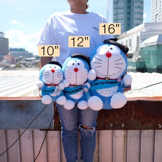 ตุ๊กตา Doraemon โดราเอม่อน ท่านั่ง ชุดรับปริญญา มีสายสะพาย 10/12/16นิ้ว โดราเอมอน โดเรม่อน โดเรมอน