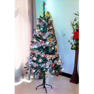 1ชุดอุปกรณ์ตกแต่งต้นคริสต์มาสต่างๆ5 ฟุต / 1.5 ม.Christmas Treeต้นคริสมาสต์สีเขียวฐานเหล็กก้านสนฟูหนา 300ก้าน