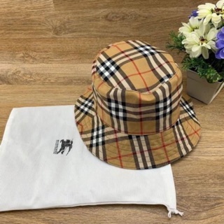 หมวก Burberry bucket