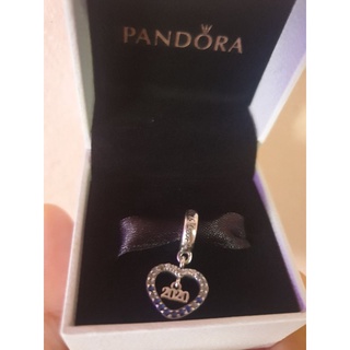 Pandora " 2020 New Year " Dangle charm used แท้ 100% พร้อมกล่อง ส่งฟรี แพนโดร่า แพนดอร่า