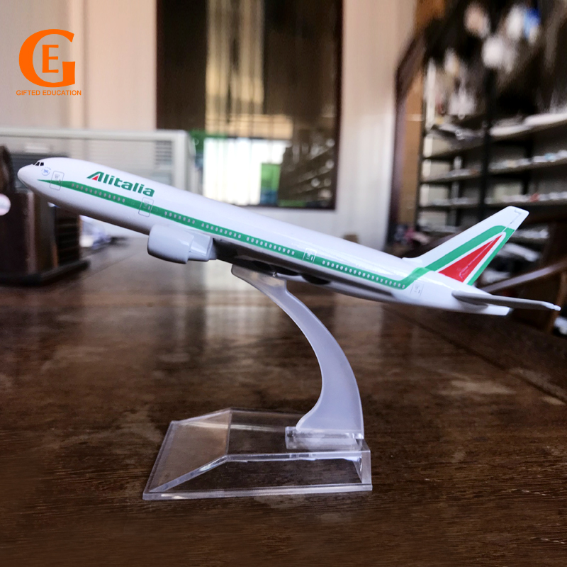 Alitalia Airways Boeing 777 เครื่องบินอิตาเลี่ยน Air B777 เครื่องบิน Diecast โลหะรุ่นตกแต่งของขวัญ