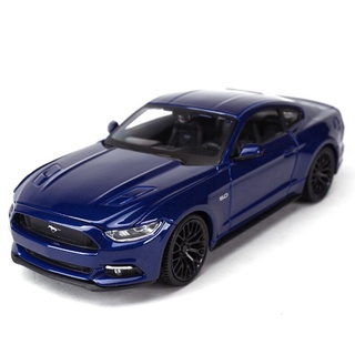 โมเดลรถ 1:24 2015 Ford Mustang GT สีน้ำเงิน