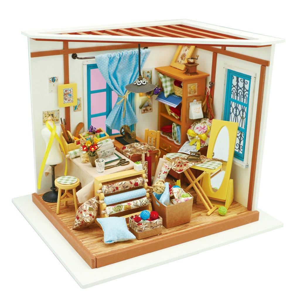 [พร้อมส่งล็อตสุดท้าย] บ้านตุ๊กตา DIY Lisa's Tailor ห้องผ้า Eng.Ver. ของครบตามภาพ Robotime DG101