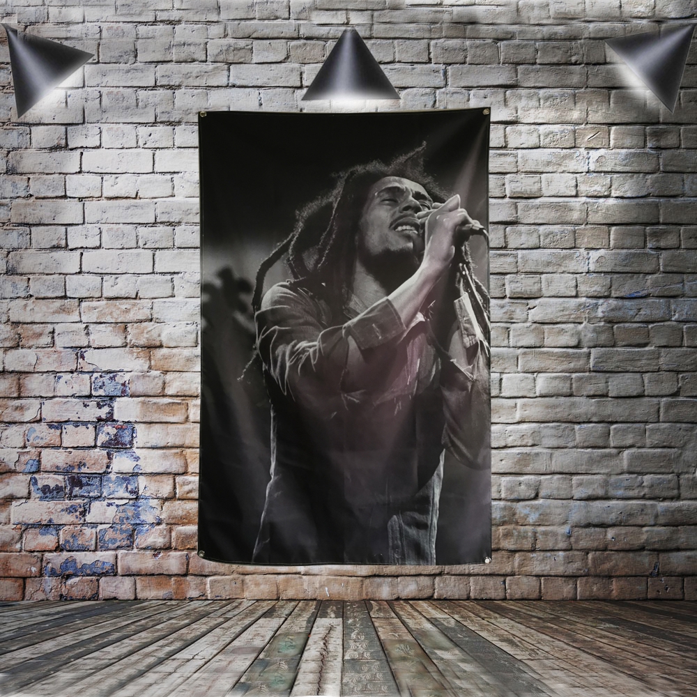 Bob Marley Reggae Black Flag Freedom Banner ตกแต่งบ้านแขวนธงโปสเตอร์ Wall Art 4 Gromments ในมุม