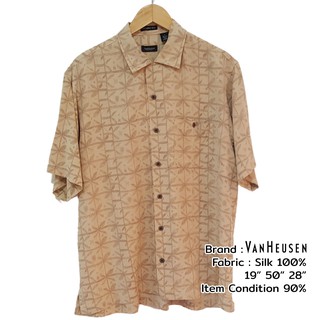 เสื้อฮาวายผ้าไหมแท้ VANHEUSEN รอบอก50" กระดุมกะลา สีเหลือง ฮาวายวินเทจ Hawaii Shirt มือสอง สภาพดีมาก / Used Hawaii Shirt