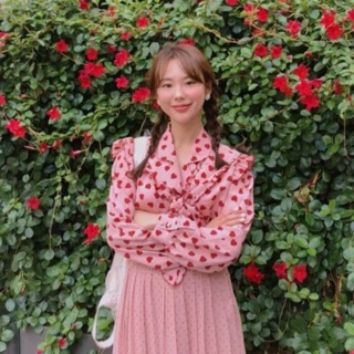 อันยองงงงงง สายเกามาจากนี้จ้า  Mini heart longsleeves ตัวนี้น่ารากม๊ากกก เชิ๊ตปริ้นลายหัวใจ สไตล์