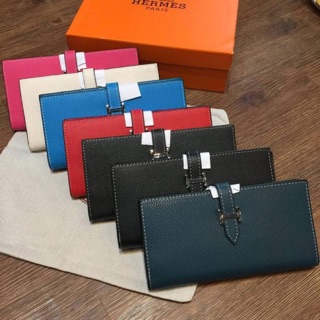 กระเป๋าสตางค์ hermes มีหลายสี สวยทุกสี เลือกเลยจ้า