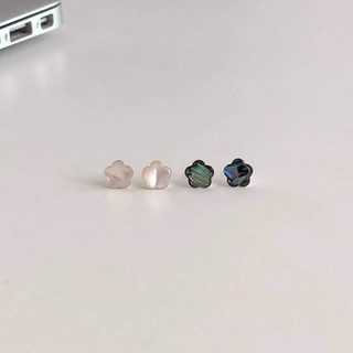 Winterwinter Jewelry Silver925 : เครื่องประดับเงินแท้ เงินแท้925 ต่างหูเงินแท้ ต่างหูเปลือกหอยมุก รูปดอกไม้ ( 8 mm )