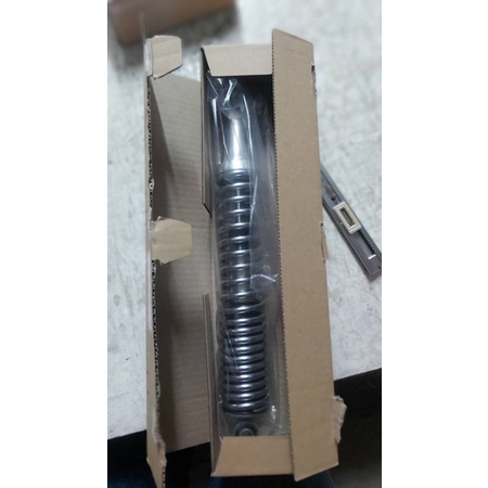 โช้คหลัง WAVE125i ปี 2012 (เวฟ125ปลาวาฬ) แท้ศูนย์ HONDA รหัส 52400-KYZ-T01 (ข้างซ้ายและข้างขวา)