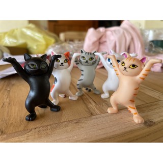 ตุ๊กตา โมเดล ฟิกเกอร์  แมวยกของ ใช้วางปากกาได้ 1 ชุด มี 5 ชิ้น 150 บาท