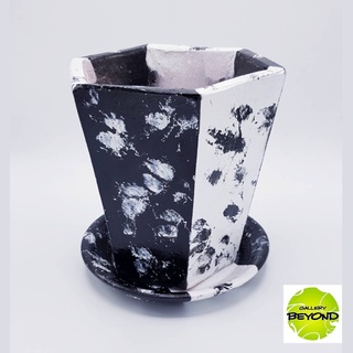 กระถางต้นไม้เพ้นท์สี (Art Plant Pots) - Black &amp; White - Handmade by Belgian Artist Paul De Blieck