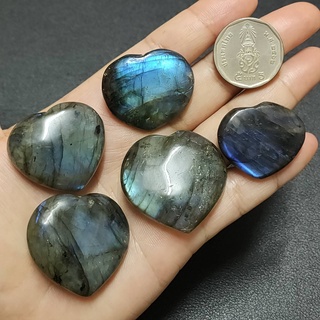 หินลาบราโดไรต์ทรงหัวใจ Labradorite