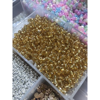 ลูกปัด 4 มม สีทองประกาย แบ่งขาย 30 กรัม 20 บาท