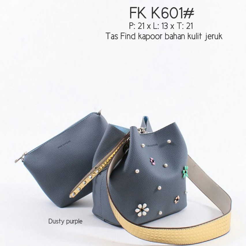 กระเป๋าสะพายไหล่ ลาย Find Kapoor FK K601 สีฟ้าฝุ่น สําหรับผู้หญิง